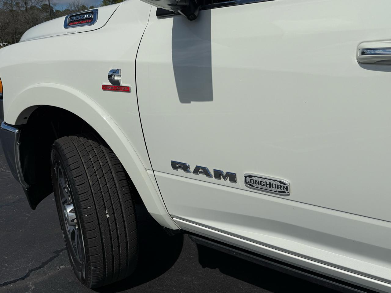 RAM 3500 Longhorn 4x4 Mega Cab 6'4" Box 2022