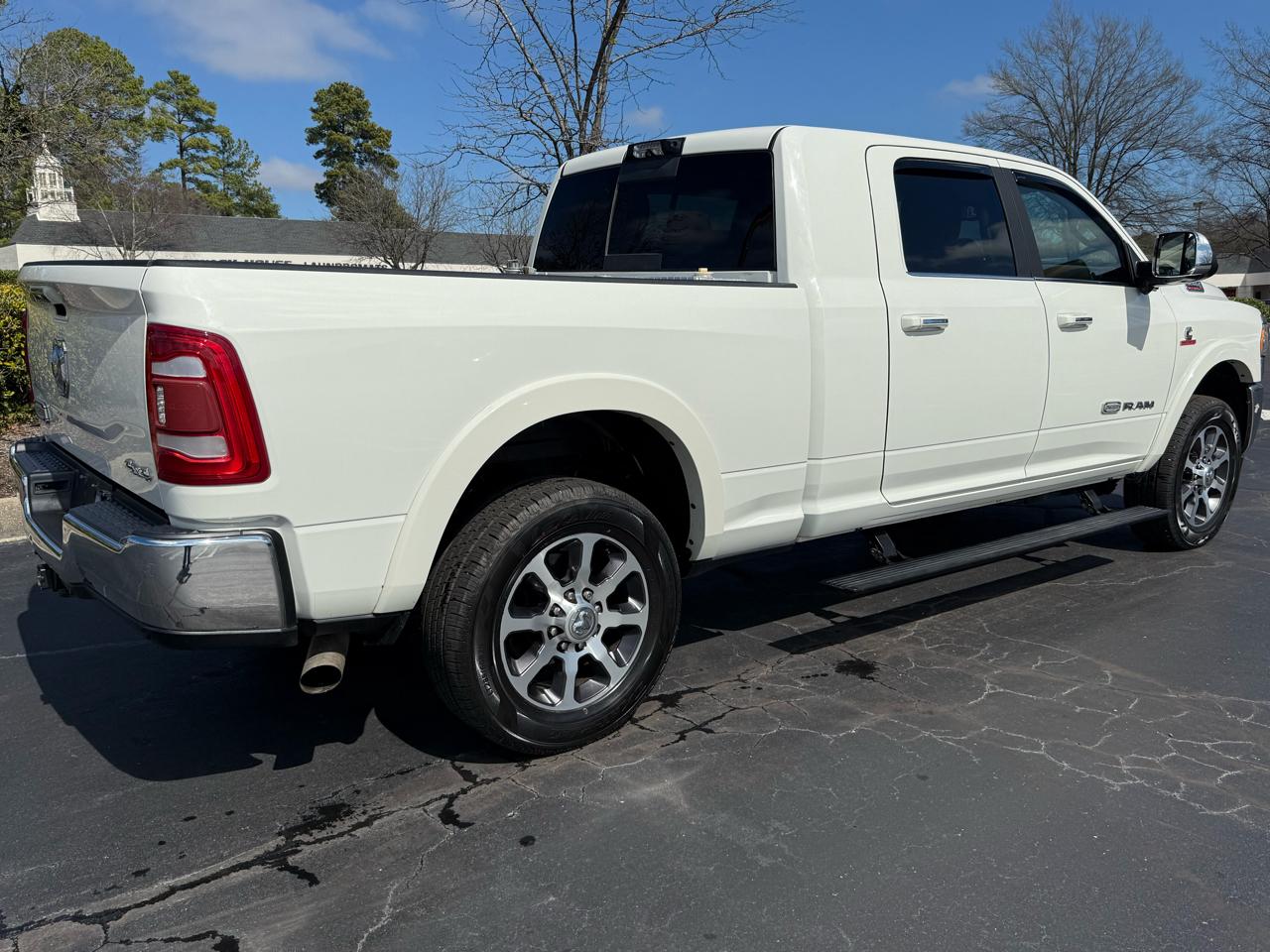RAM 3500 Longhorn 4x4 Mega Cab 6'4" Box 2022