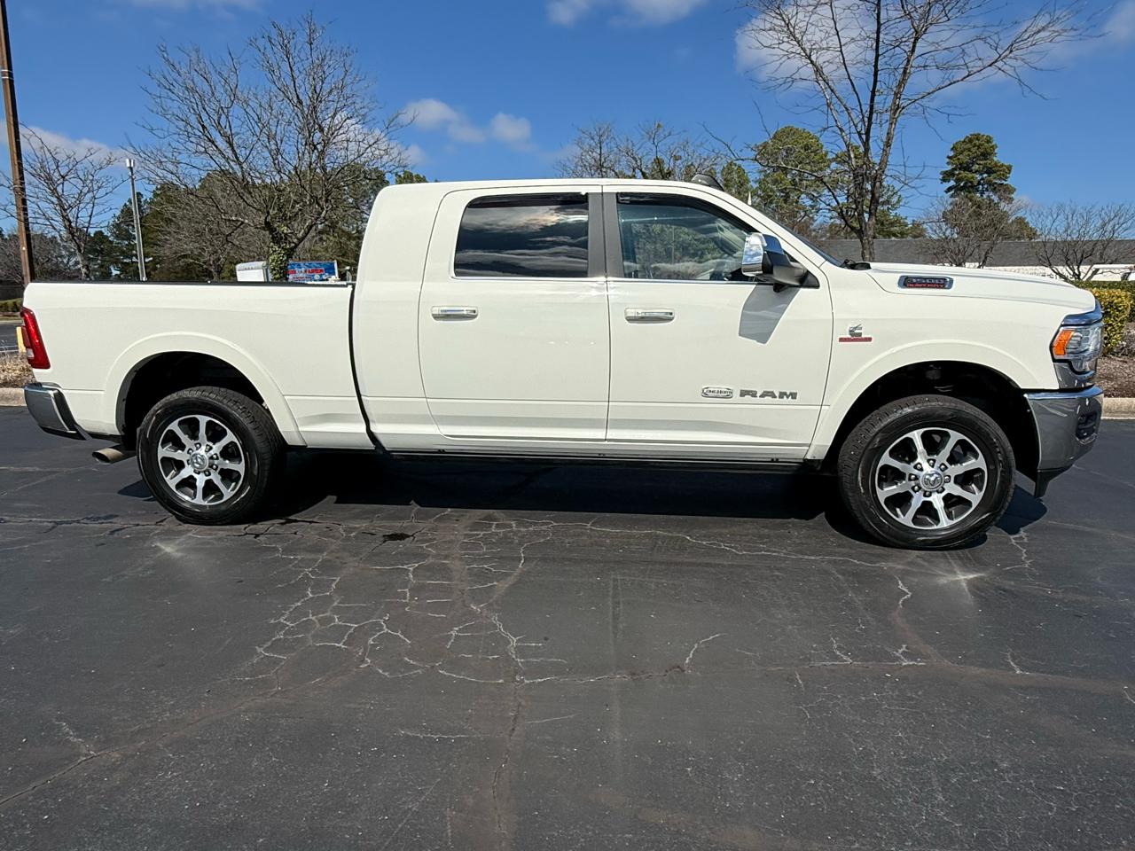 RAM 3500 Longhorn 4x4 Mega Cab 6'4" Box 2022