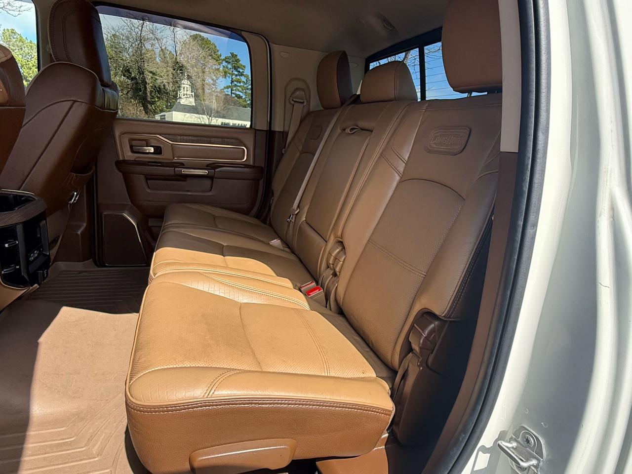 RAM 3500 Longhorn 4x4 Mega Cab 6'4" Box 2022