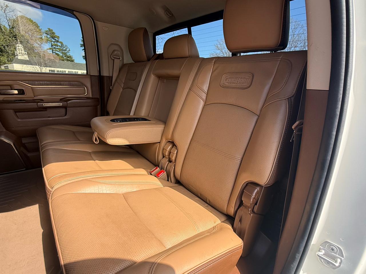 RAM 3500 Longhorn 4x4 Mega Cab 6'4" Box 2022