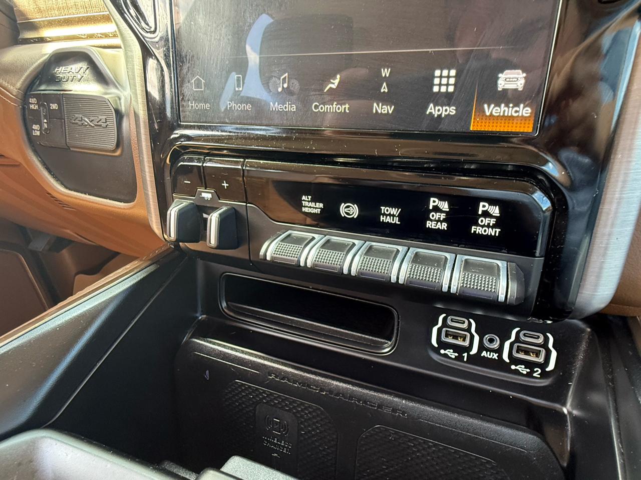 RAM 3500 Longhorn 4x4 Mega Cab 6'4" Box 2022