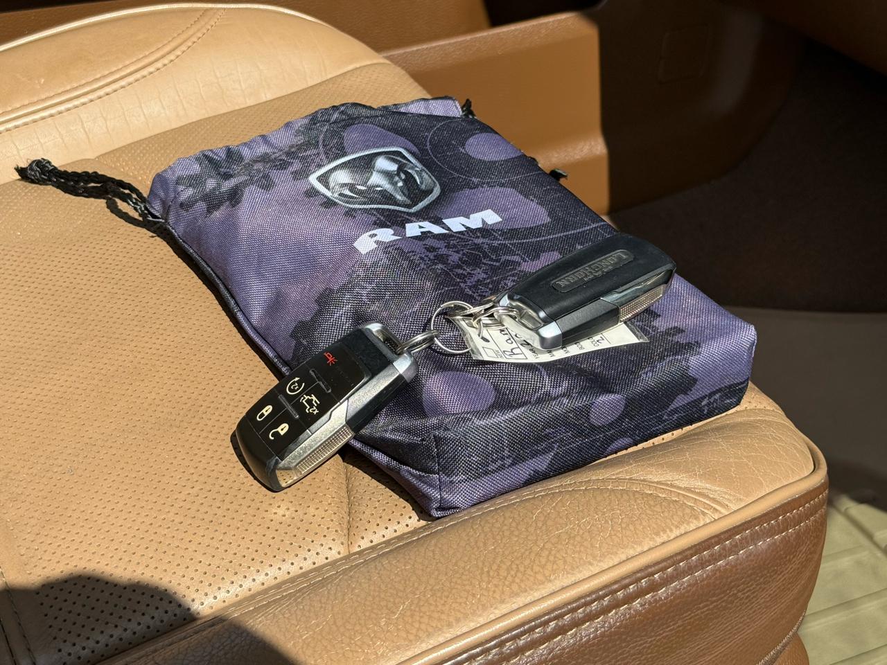 RAM 3500 Longhorn 4x4 Mega Cab 6'4" Box 2022