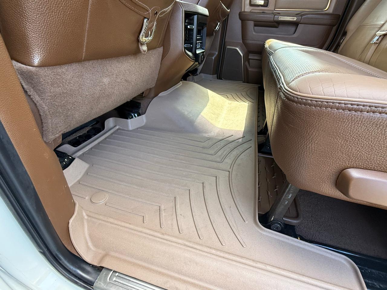 RAM 3500 Longhorn 4x4 Mega Cab 6'4" Box 2022