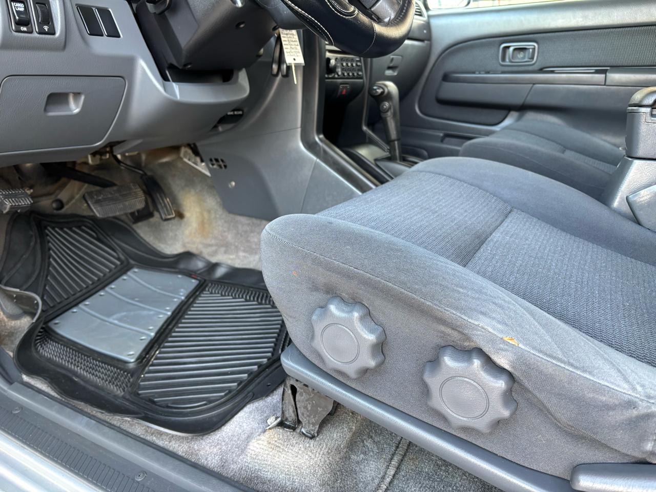 Nissan Frontier XE-V6 Crew Cab 2WD 2003