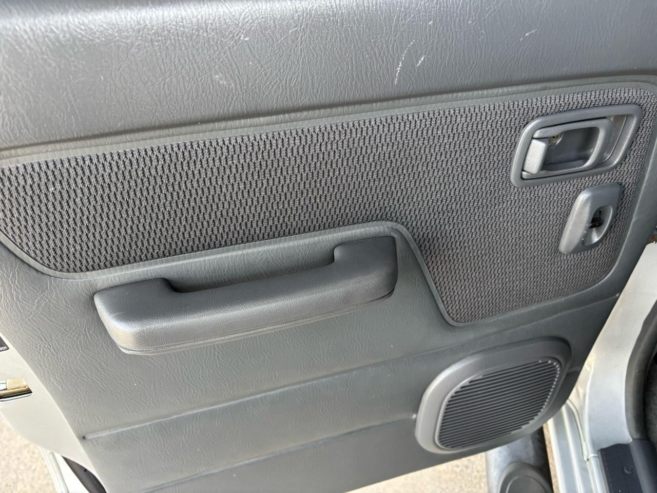 Nissan Frontier XE-V6 Crew Cab 2WD 2003