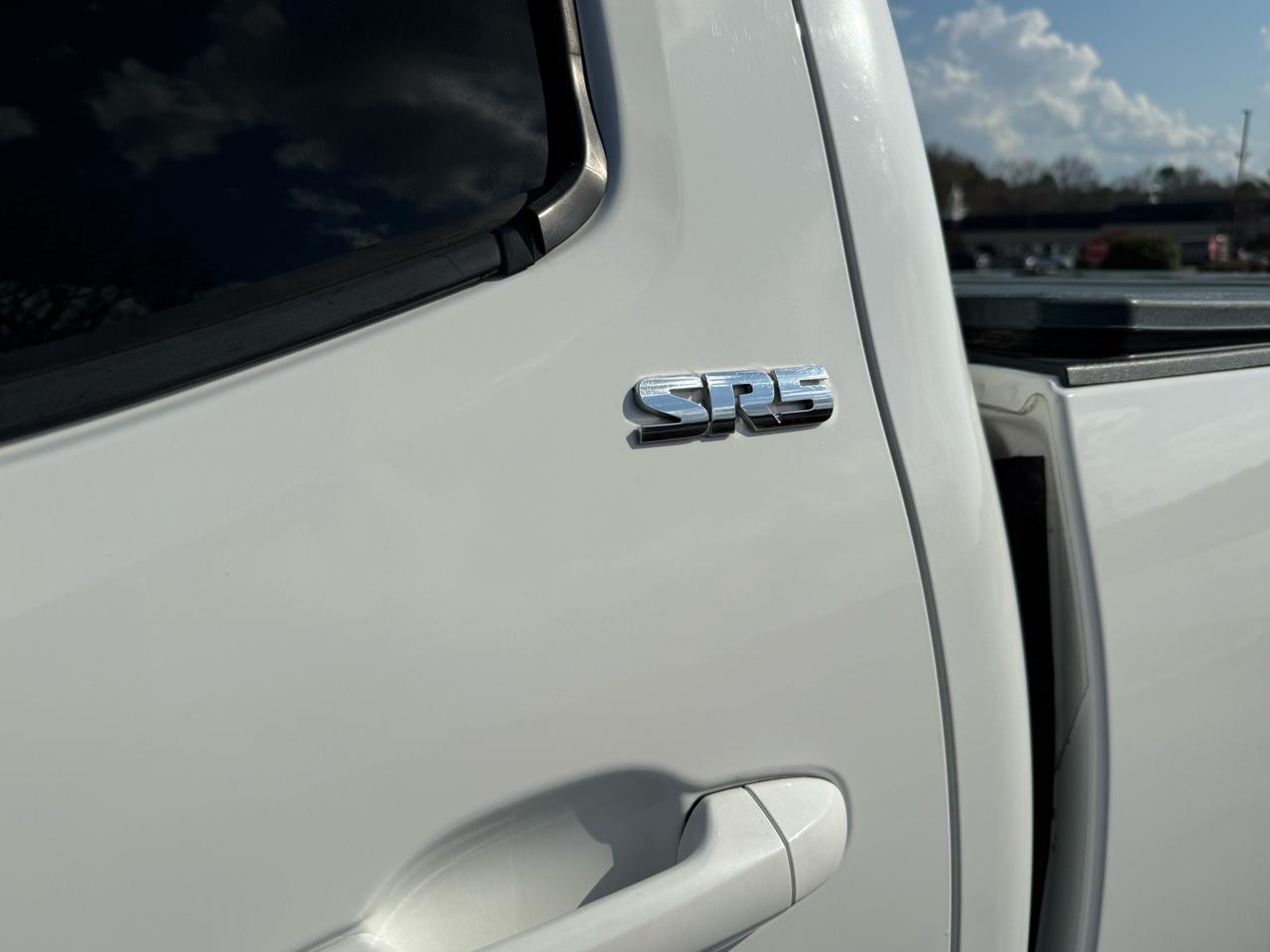 Toyota Tacoma 4WD Double Cab V6 AT SR5 (Natl) 2017