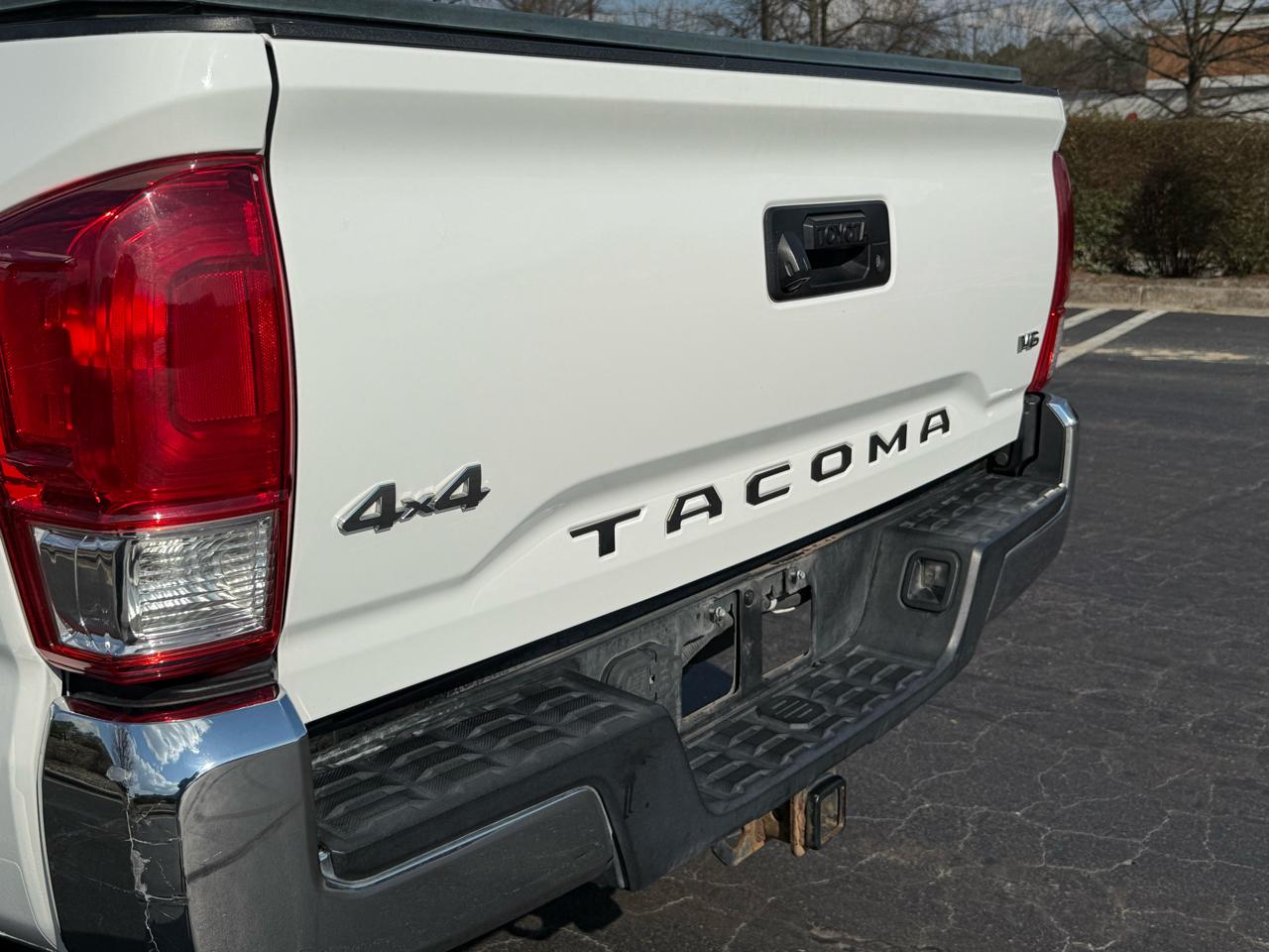 Toyota Tacoma 4WD Double Cab V6 AT SR5 (Natl) 2017