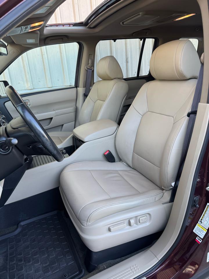 Honda Pilot 2WD 4dr Touring w/RES & Navi 2015