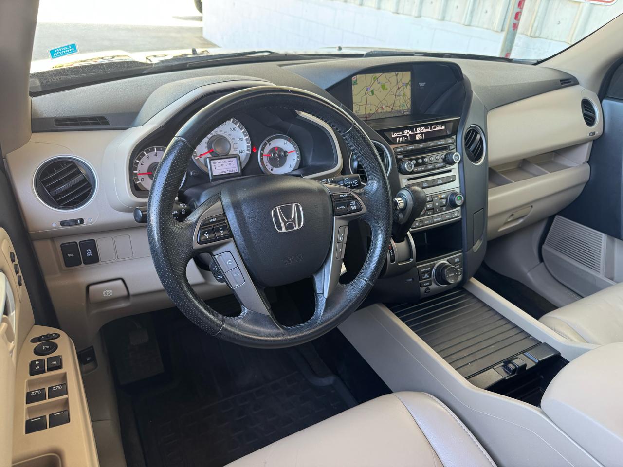 Honda Pilot 2WD 4dr Touring w/RES & Navi 2015