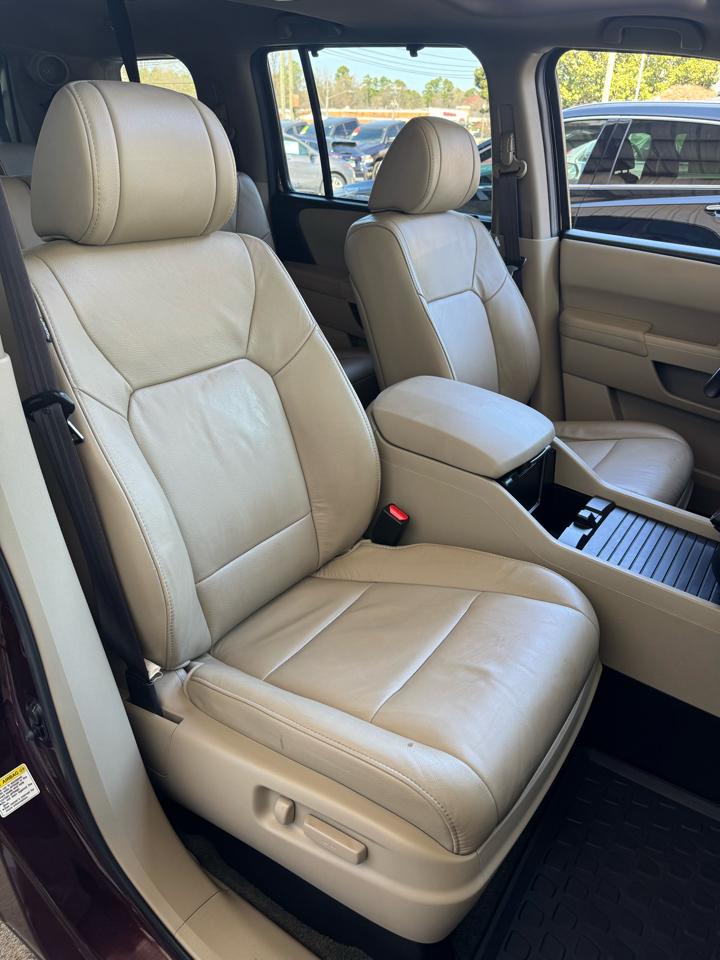 Honda Pilot 2WD 4dr Touring w/RES & Navi 2015