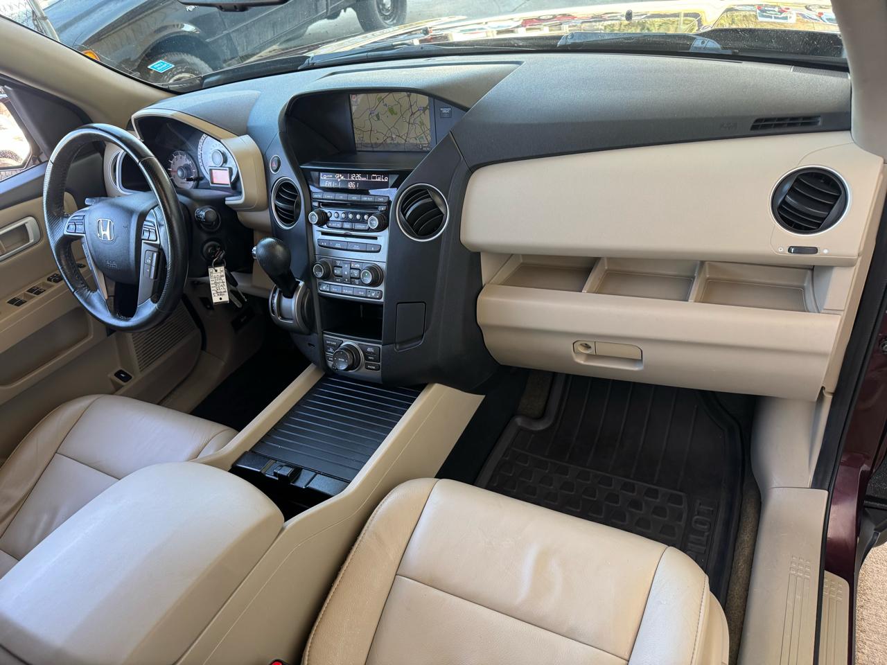 Honda Pilot 2WD 4dr Touring w/RES & Navi 2015