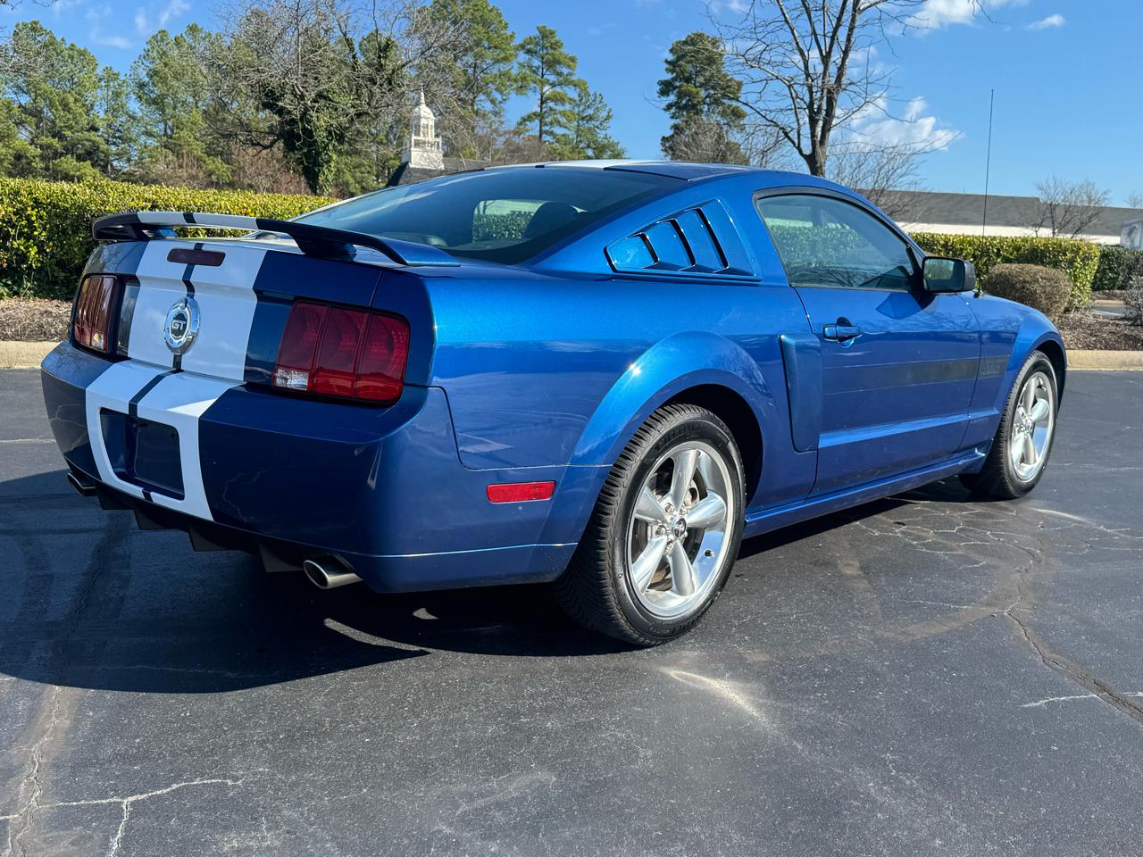 Ford Mustang 2dr Cpe GT Deluxe 2007