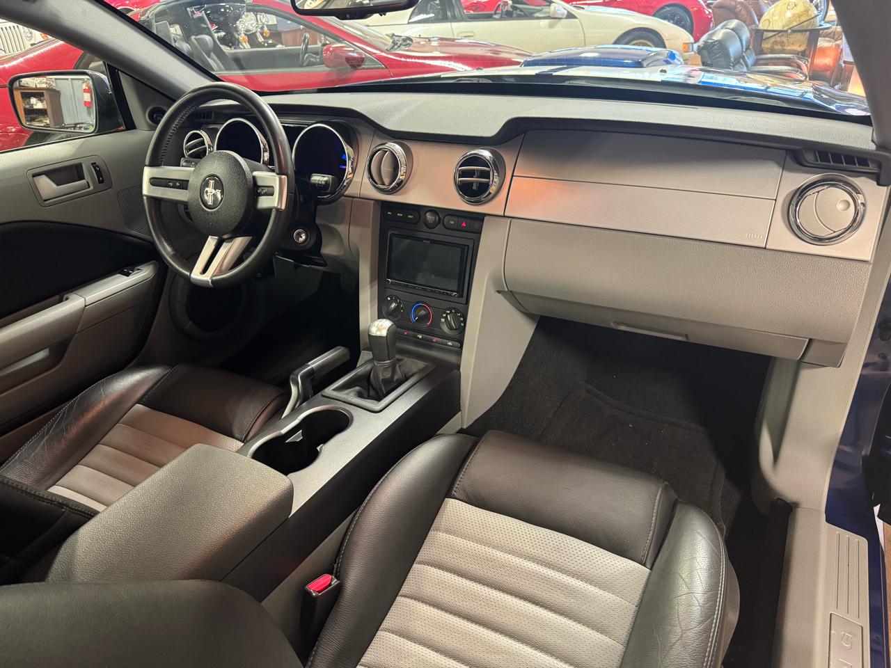 Ford Mustang 2dr Cpe GT Deluxe 2007