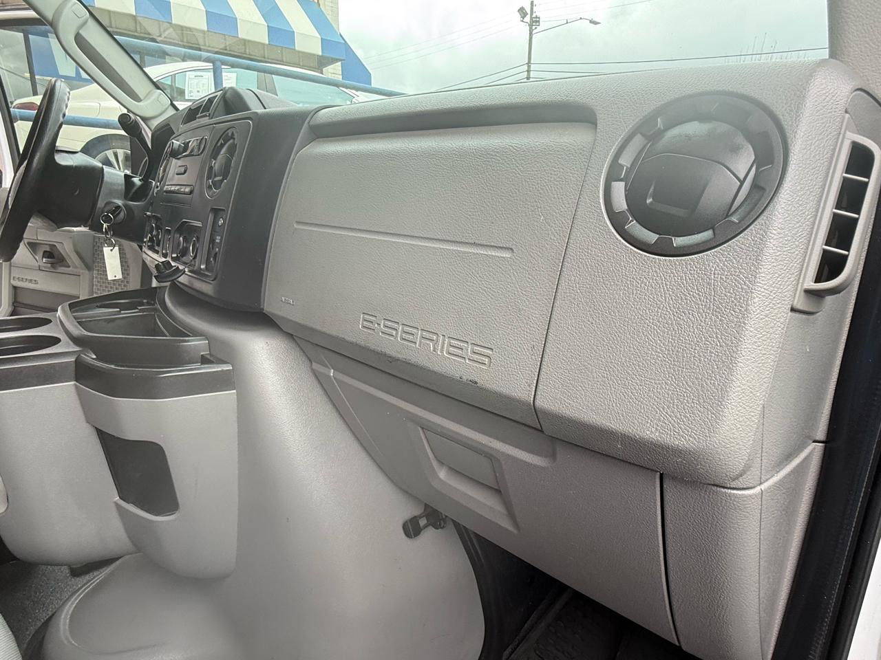 Ford Econoline Cargo Van E-250 Ext Commercial 2012