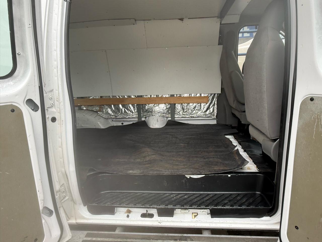 Ford Econoline Cargo Van E-250 Ext Commercial 2012