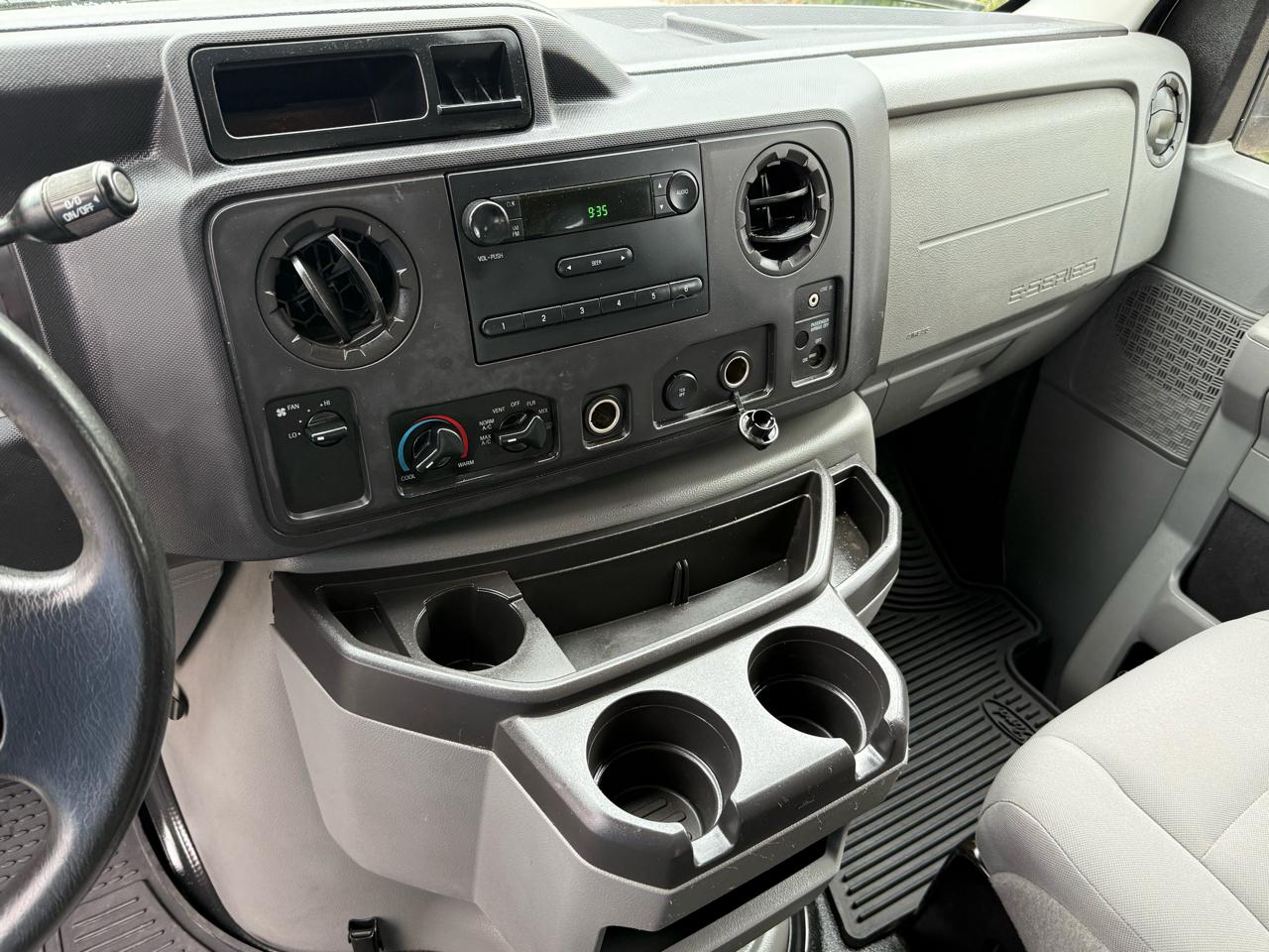 Ford Econoline Cargo Van E-250 Ext Commercial 2012