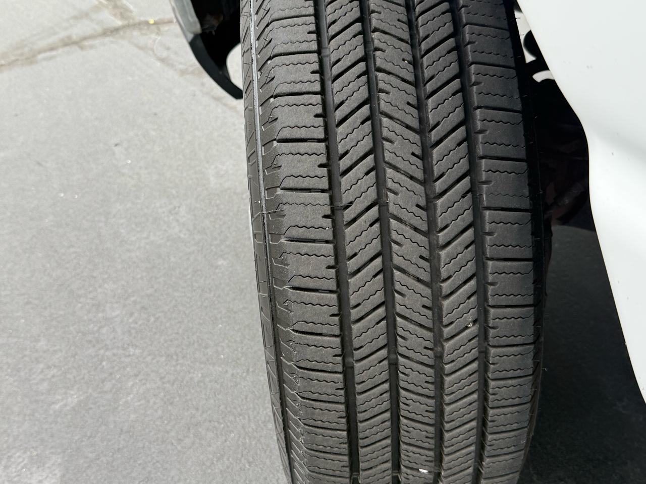 Ford Econoline Cargo Van E-250 Ext Commercial 2012