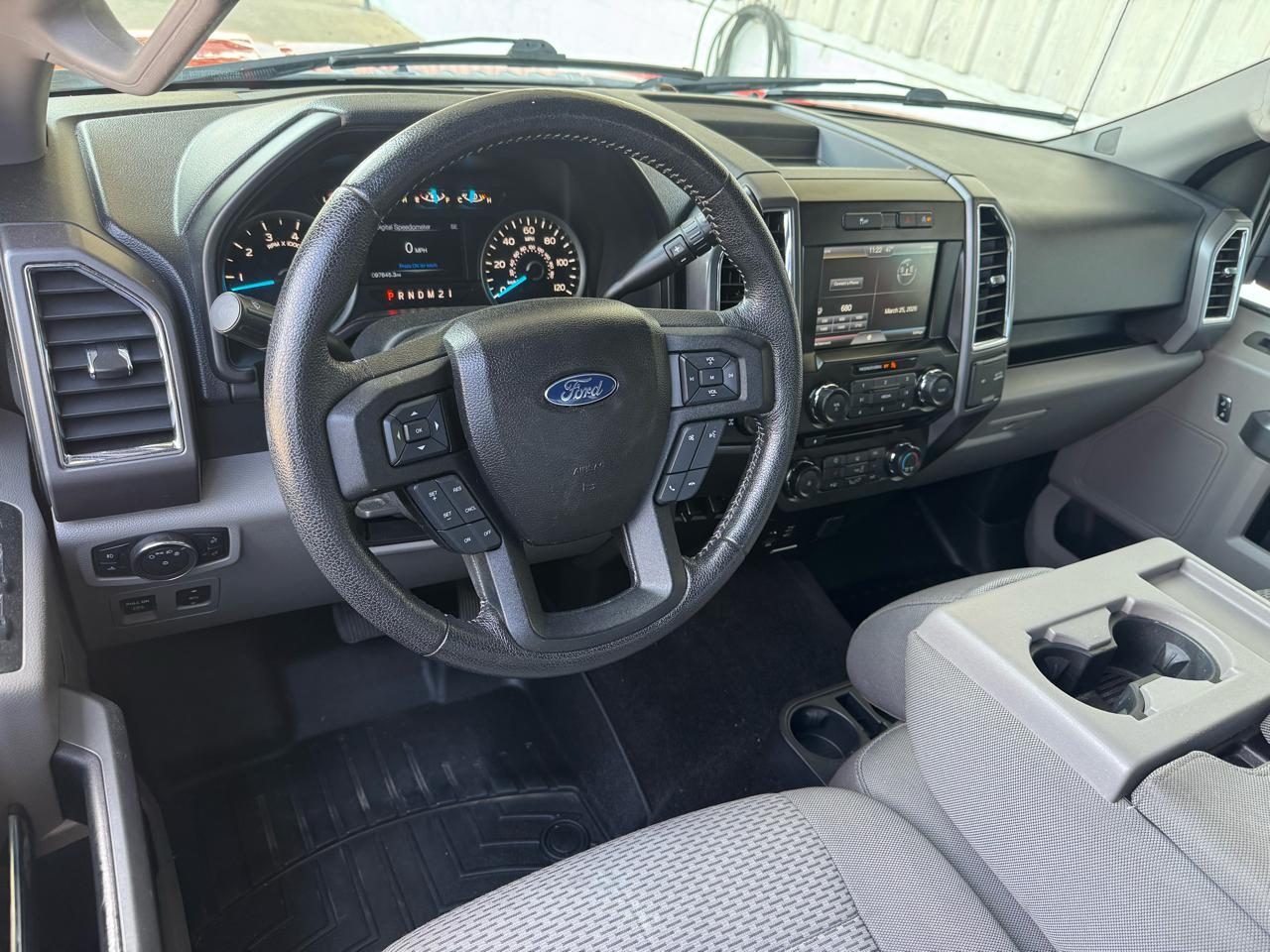 Ford F-150 2WD SuperCrew 157" Lariat 2015