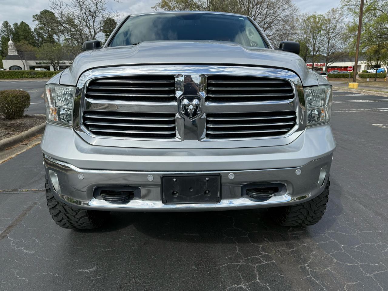 RAM 1500 4WD Crew Cab 140.5" Lone Star 2015