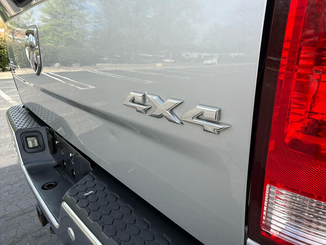 RAM 1500 4WD Crew Cab 140.5" Lone Star 2015