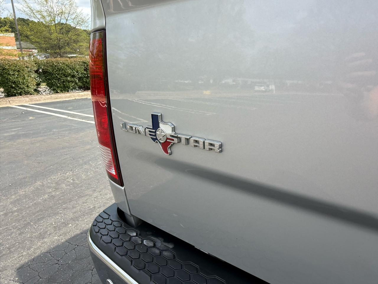 RAM 1500 4WD Crew Cab 140.5" Lone Star 2015