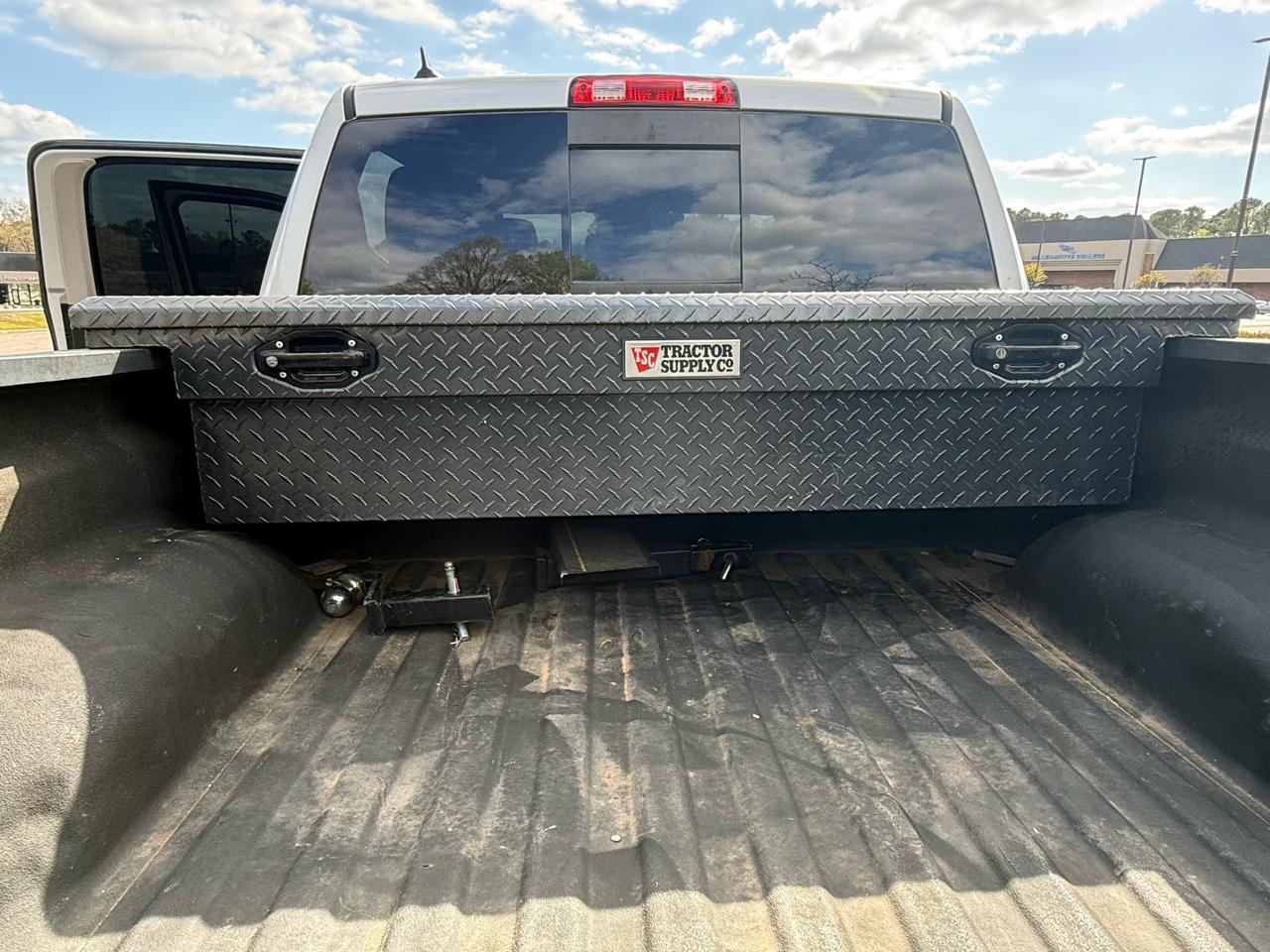 RAM 1500 4WD Crew Cab 140.5" Lone Star 2015