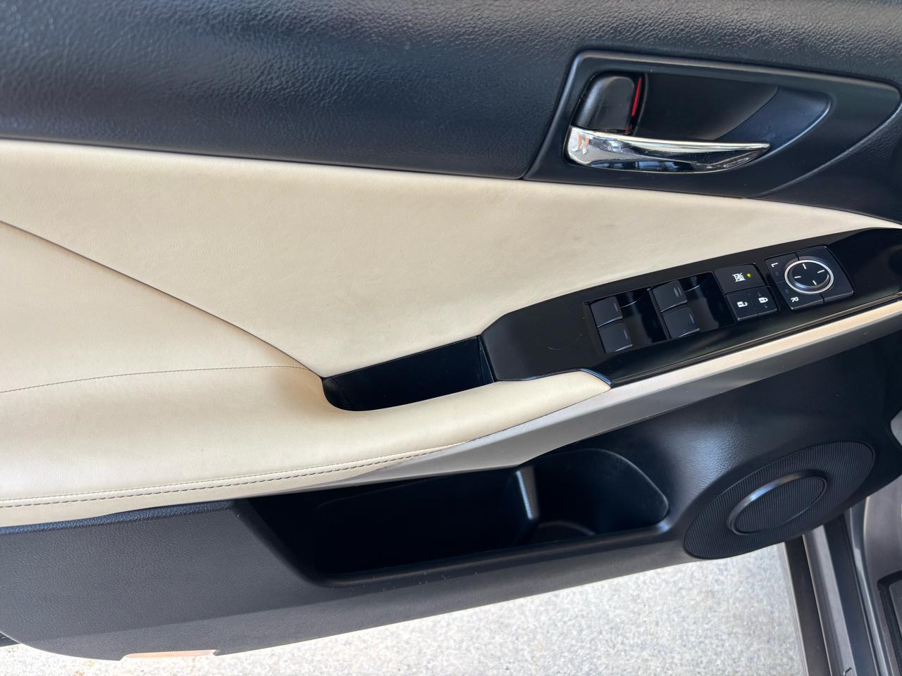 Lexus IS 250 4dr Sport Sdn Auto RWD 2014