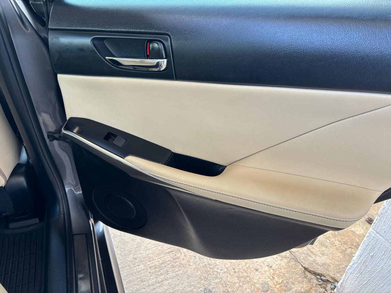 Lexus IS 250 4dr Sport Sdn Auto RWD 2014