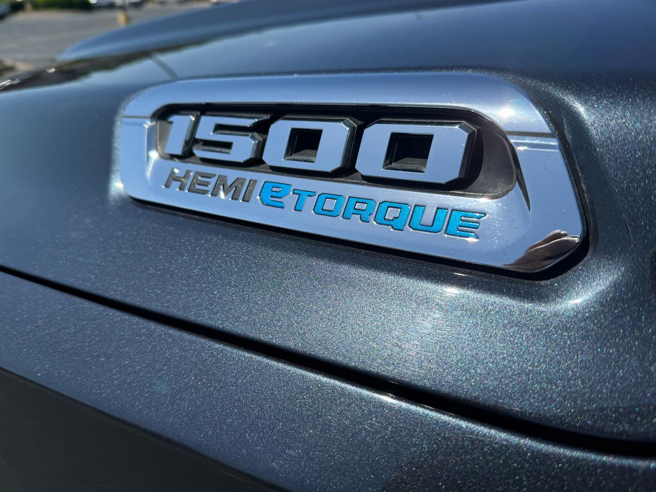 RAM 1500 Big Horn 4x4 Crew Cab 5'7" Box 2021