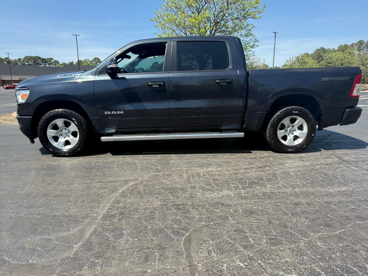 RAM 1500 Big Horn 4x4 Crew Cab 5'7" Box 2021