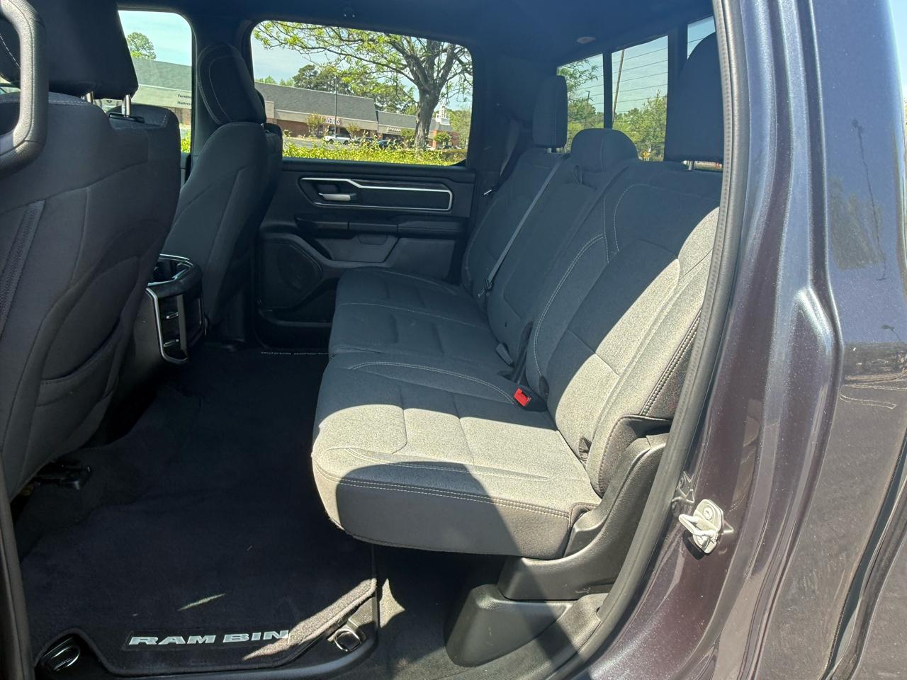 RAM 1500 Big Horn 4x4 Crew Cab 5'7" Box 2021