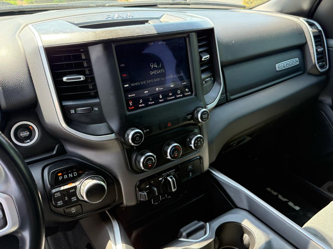 RAM 1500 Big Horn 4x4 Crew Cab 5'7" Box 2021