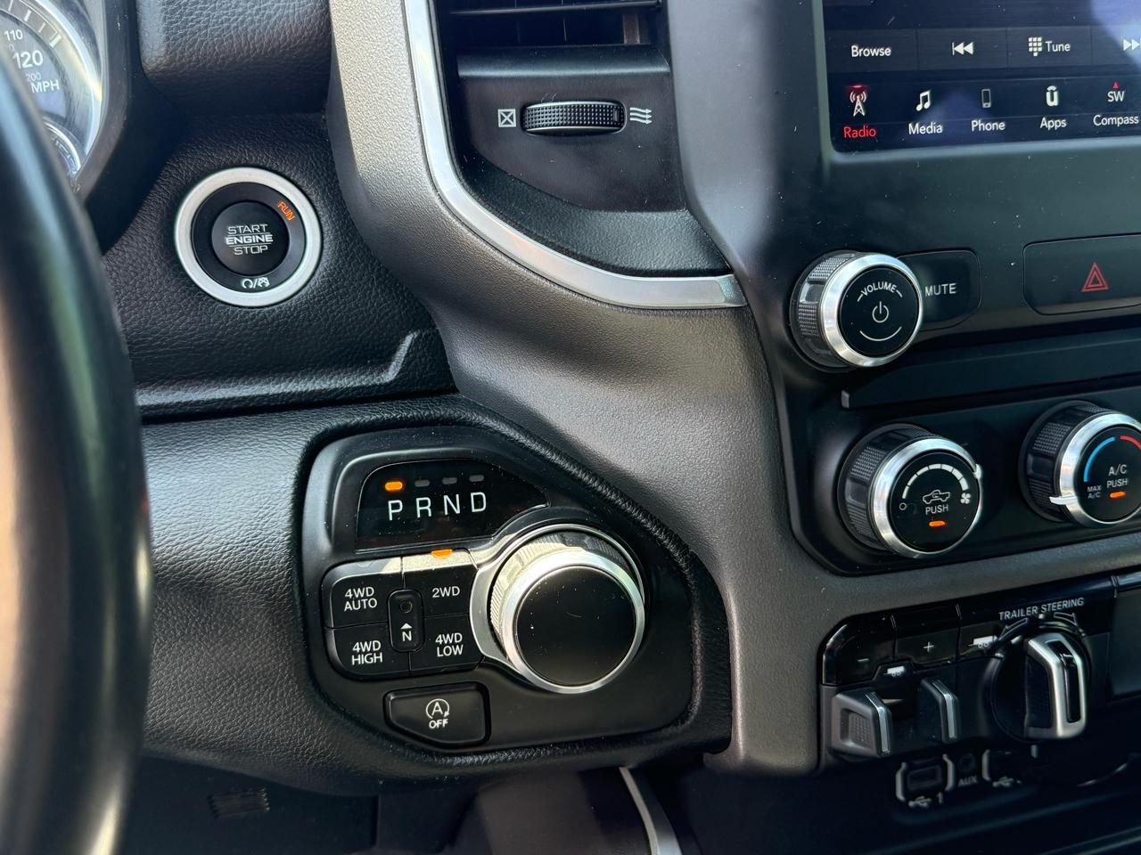 RAM 1500 Big Horn 4x4 Crew Cab 5'7" Box 2021