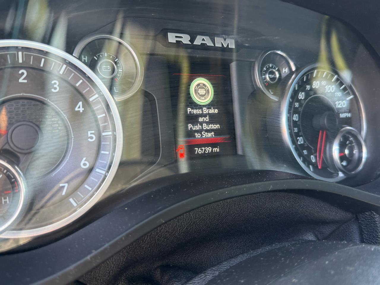 RAM 1500 Big Horn 4x4 Crew Cab 5'7" Box 2021