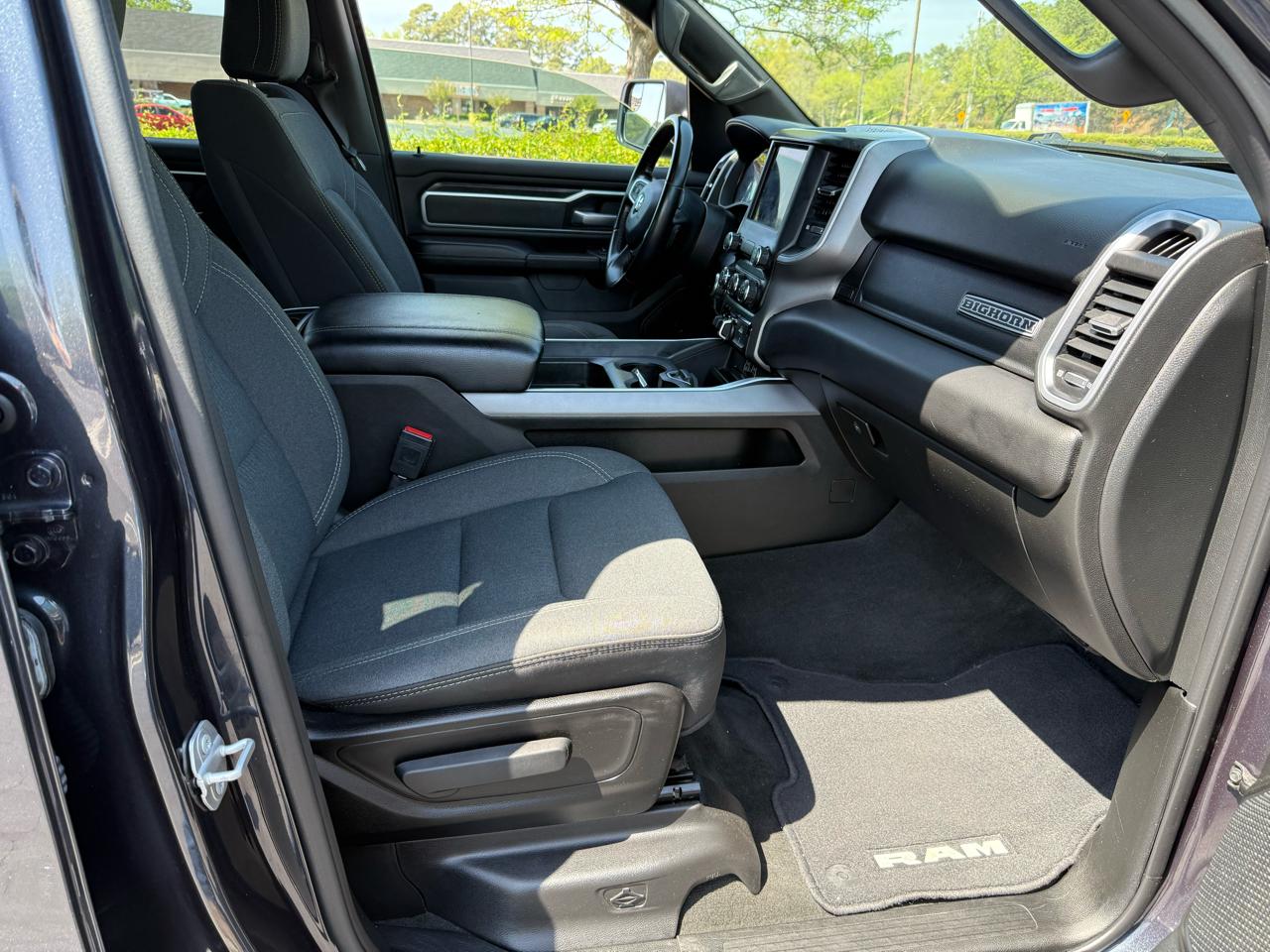 RAM 1500 Big Horn 4x4 Crew Cab 5'7" Box 2021