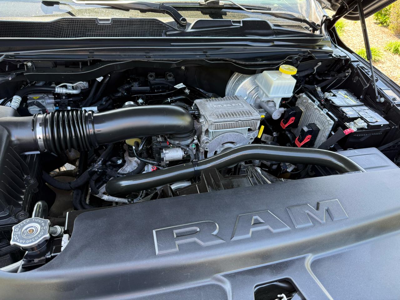 RAM 1500 Big Horn 4x4 Crew Cab 5'7" Box 2021