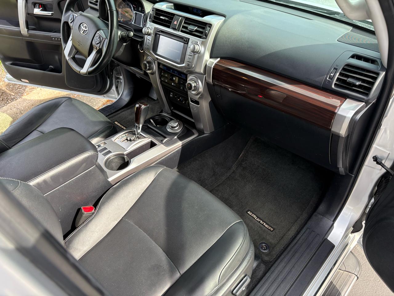 Toyota 4Runner Limited V6 4WD 2018