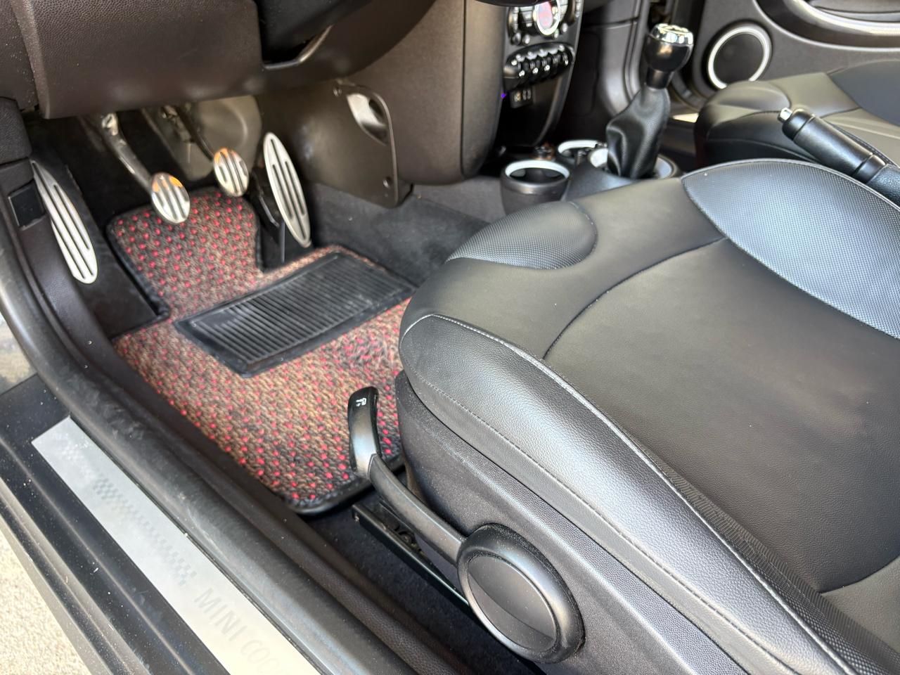 MINI Cooper Hardtop 2dr Cpe S 2012