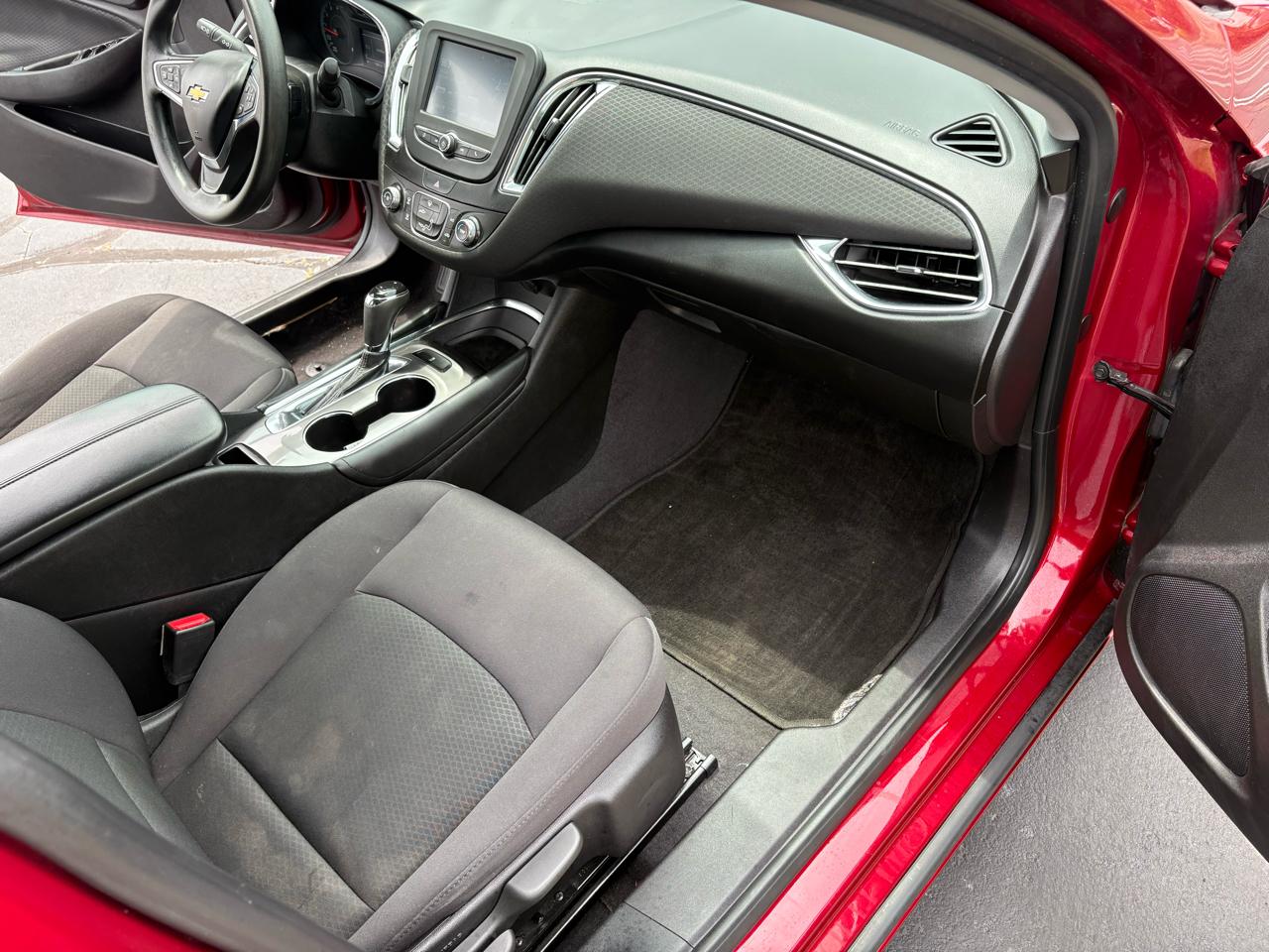 Chevrolet Malibu 4dr Sdn LT w/1LT 2017