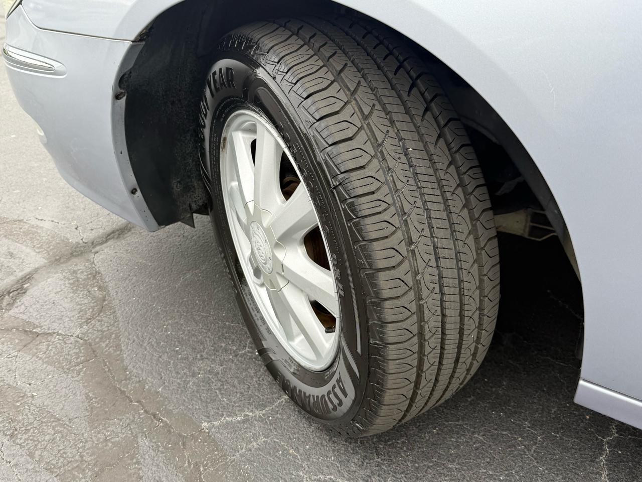 Buick LaCrosse 4dr Sdn CXL 2006