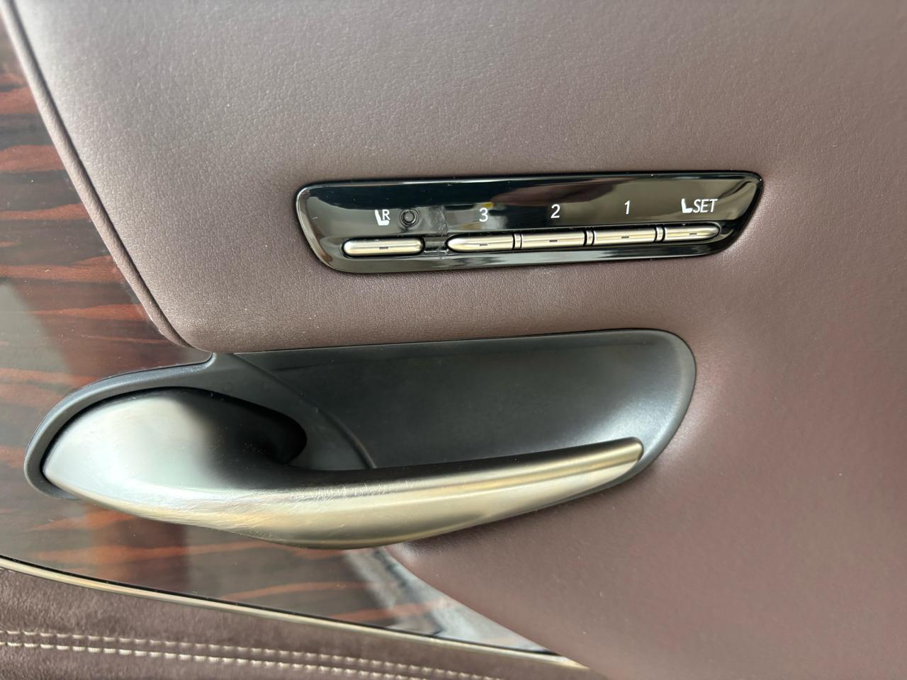 Lexus LS LS 500 RWD 2018