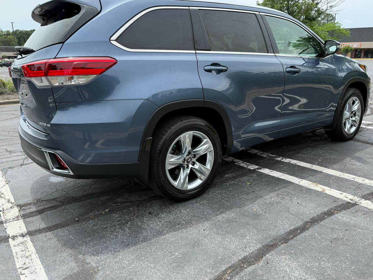 Toyota Highlander Limited V6 AWD (Natl) 2017