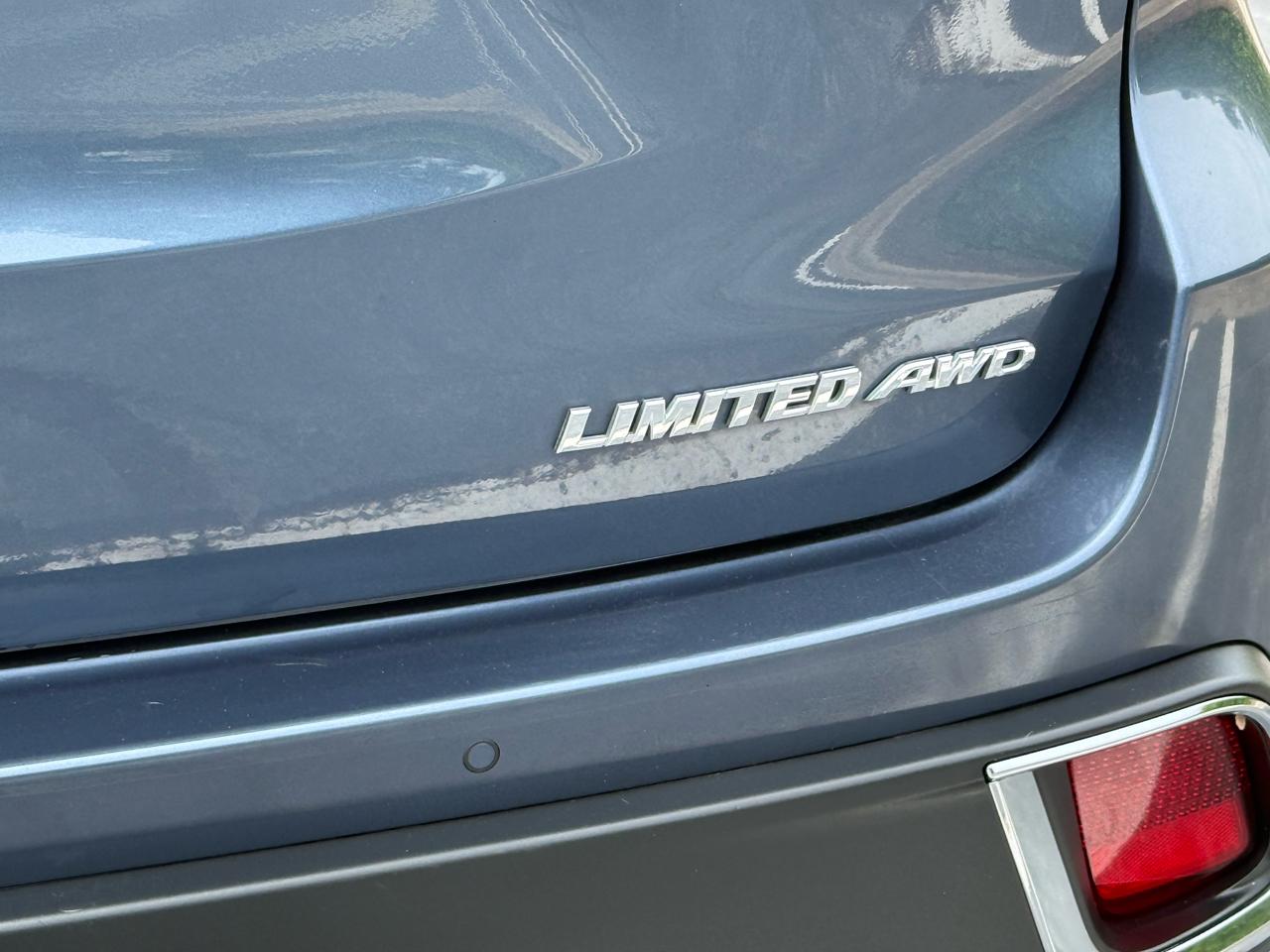 Toyota Highlander Limited V6 AWD (Natl) 2017