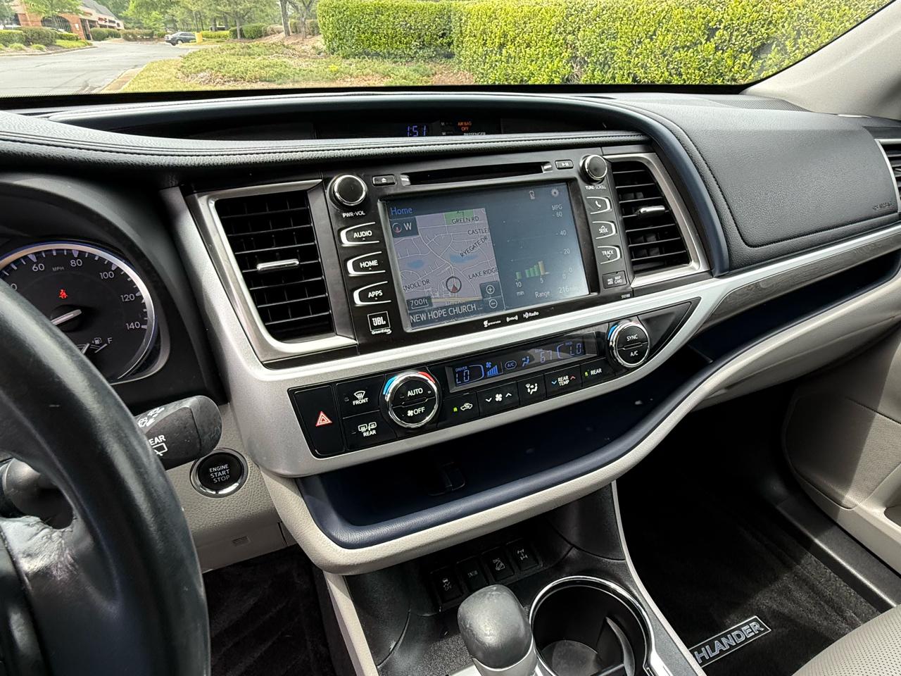Toyota Highlander Limited V6 AWD (Natl) 2017