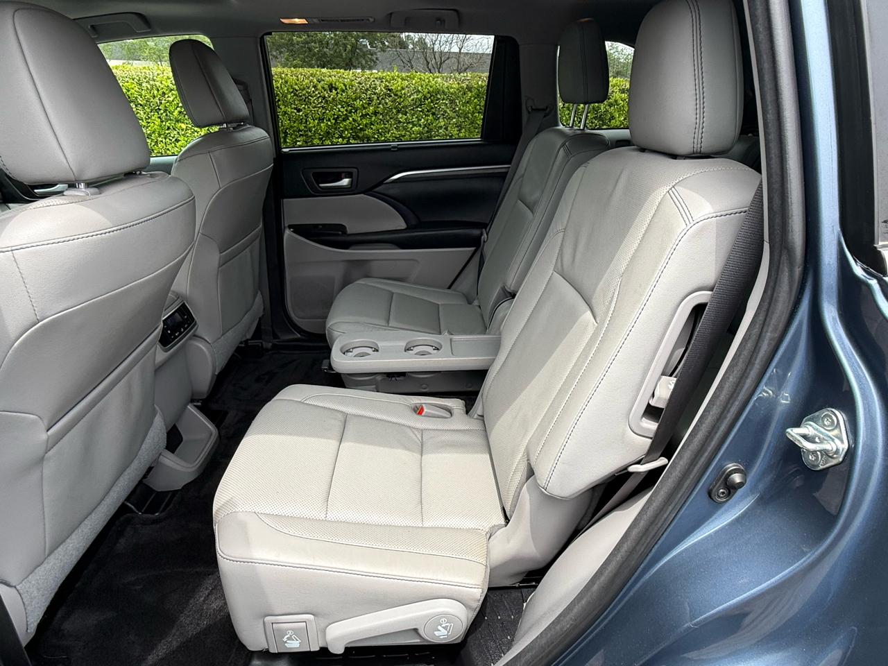 Toyota Highlander Limited V6 AWD (Natl) 2017