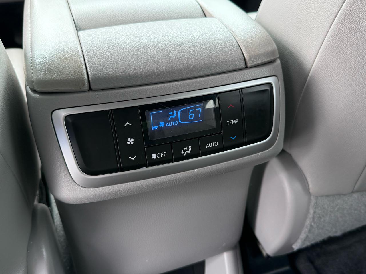 Toyota Highlander Limited V6 AWD (Natl) 2017