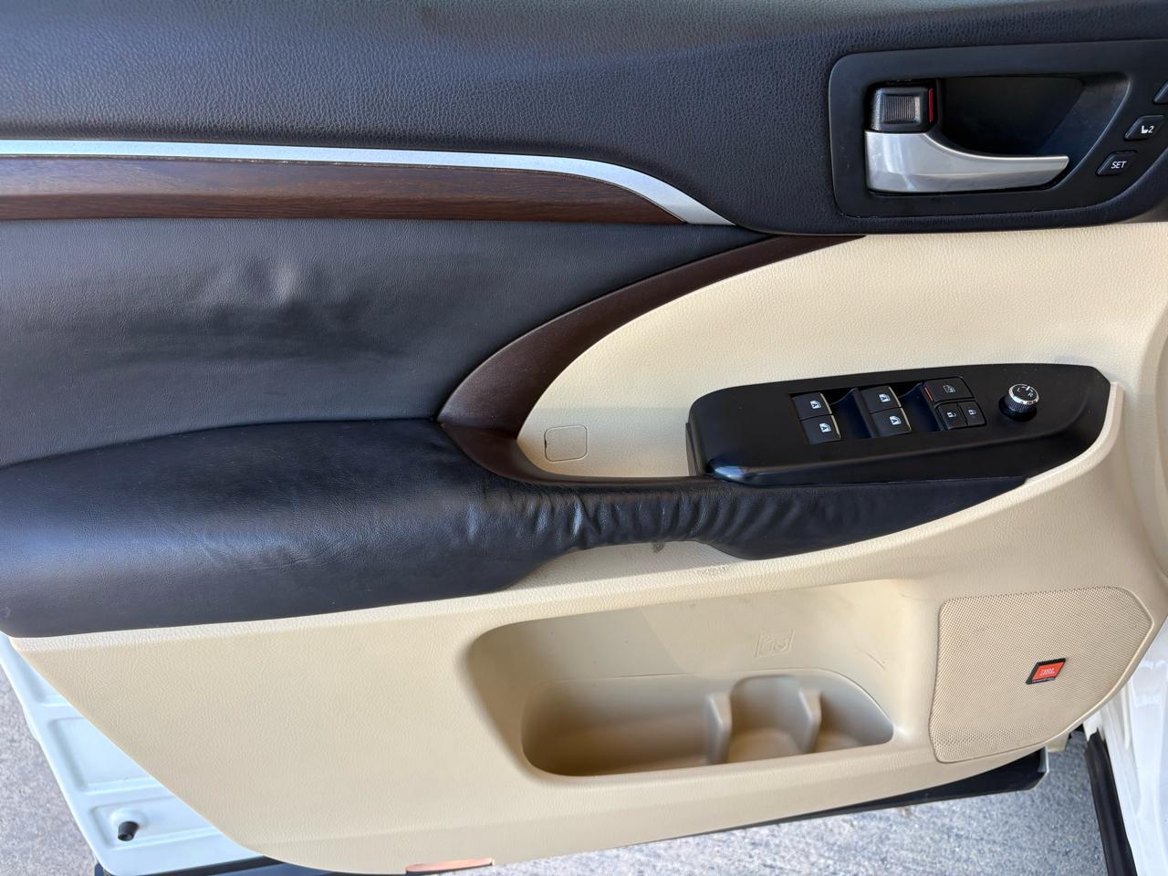 Toyota Highlander Limited V6 AWD (Natl) 2015