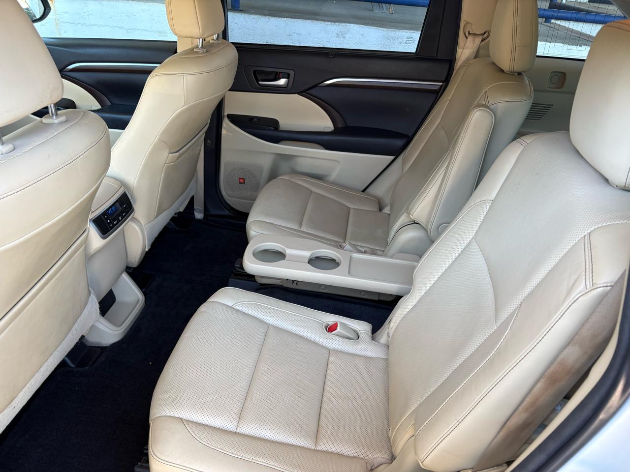 Toyota Highlander Limited V6 AWD (Natl) 2015