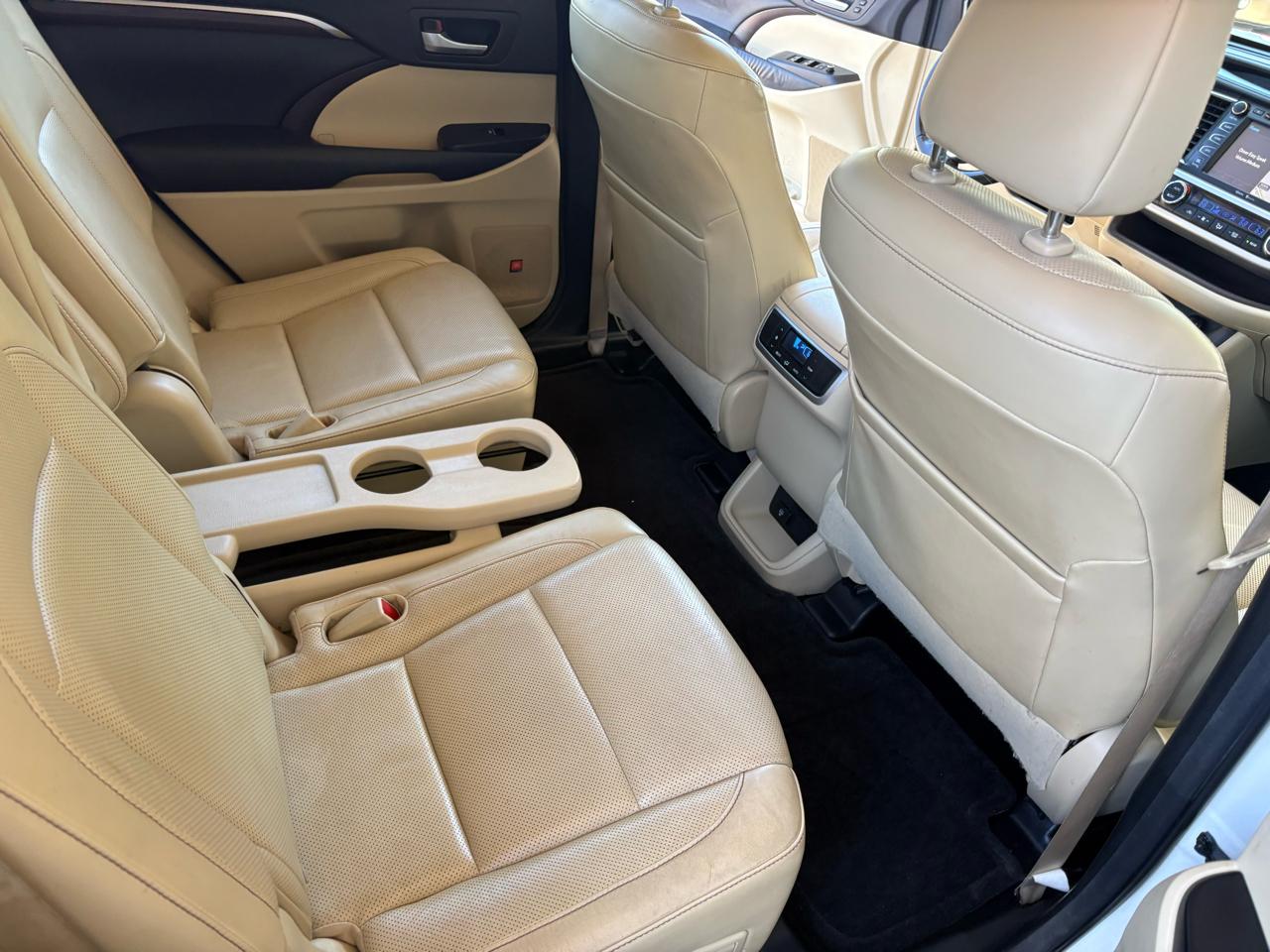 Toyota Highlander Limited V6 AWD (Natl) 2015
